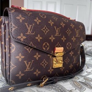 Louis Vuitton Pochette Metis Monogram